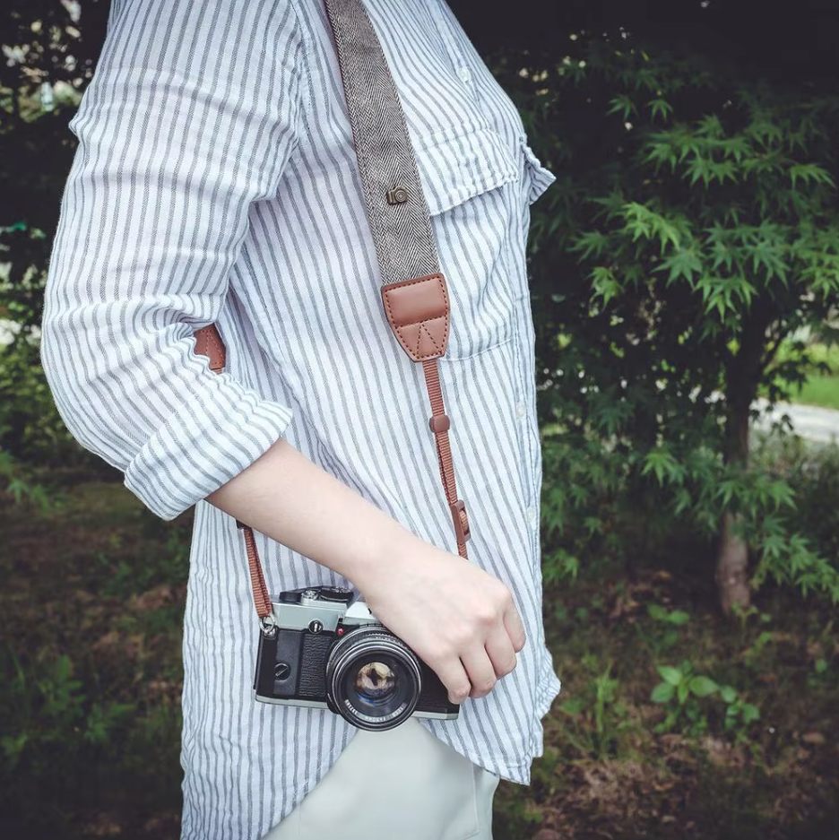 Tweedový popruh hnědý neck strap