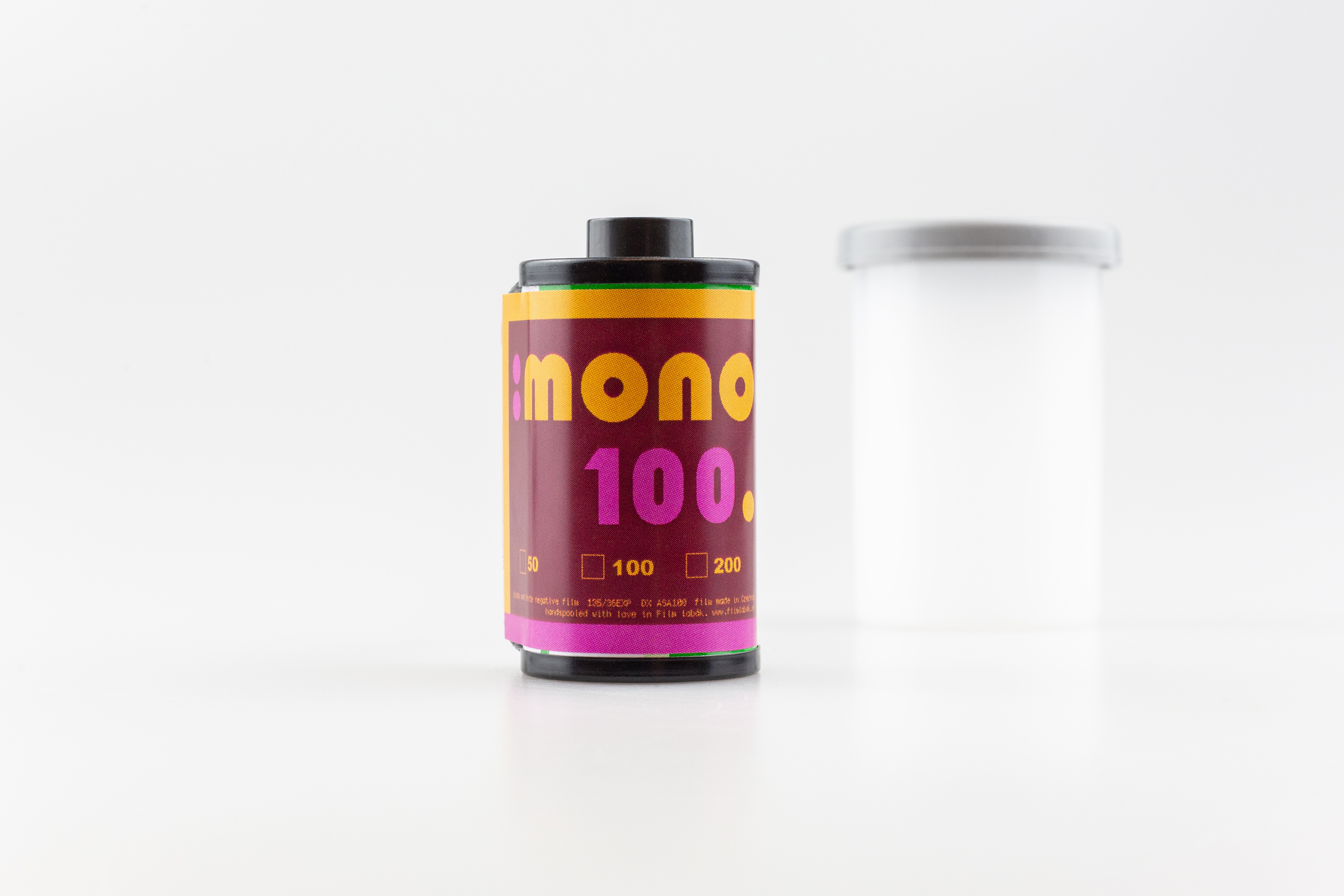 Mono 100 35mm (135) černobílý negativní kinofilm