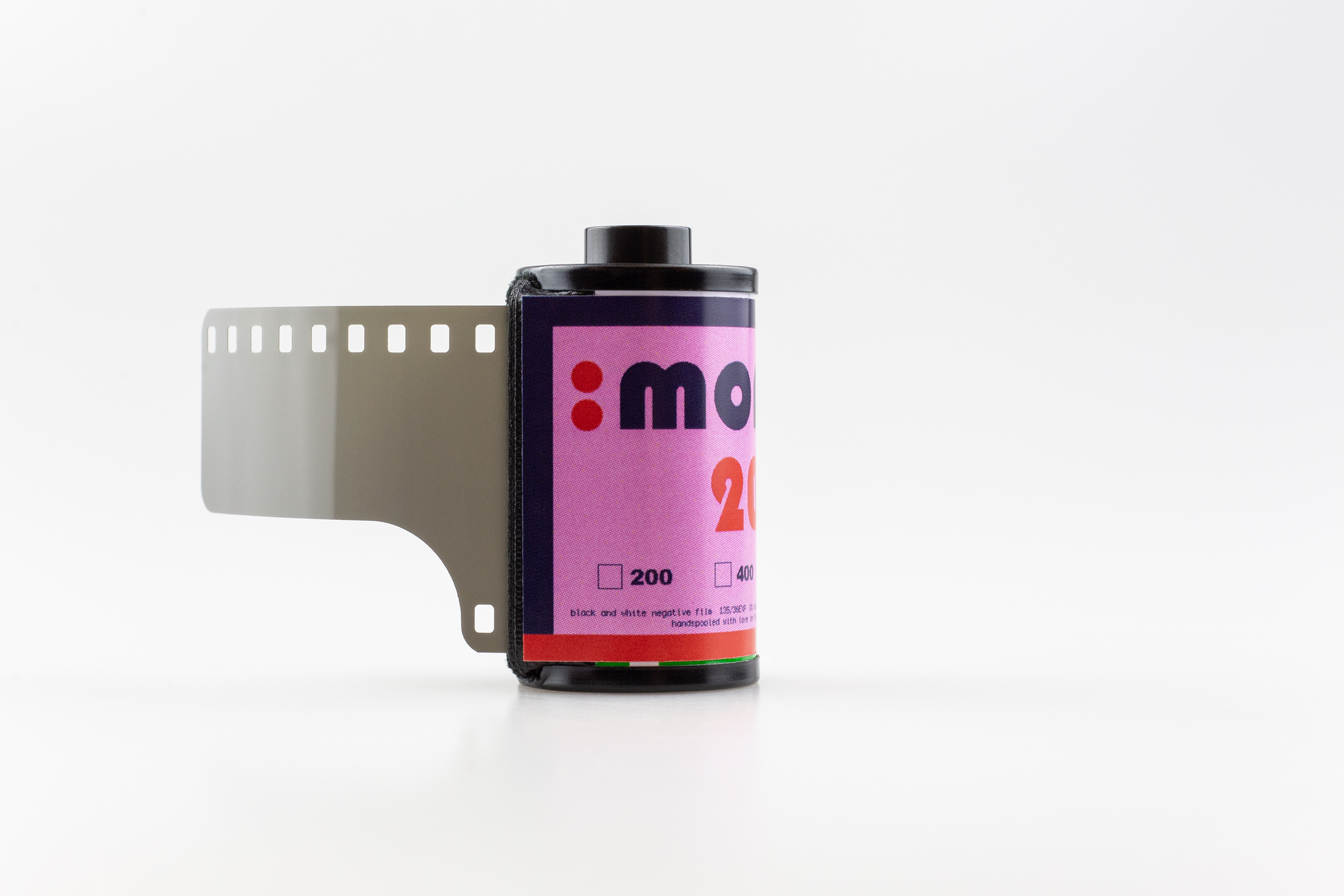 Mono 200 35mm (135) černobílý negativní kinofilm